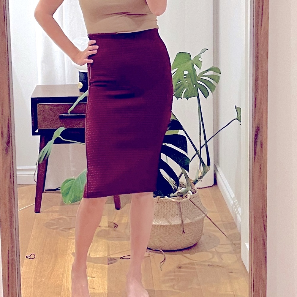 Loft soft stretch high waisted burgundy skirt size XXS